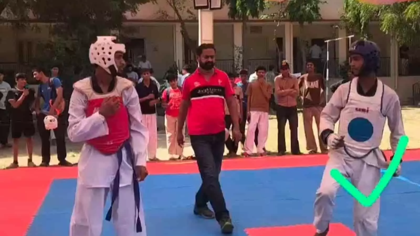 ताइक्वांडो खेलकूद प्रतियोगिता में भाग लेते हुए राजकीय उच्च माध्यमिक विद्यालय आकोला के छात्र। ताइक्वांडो खेलकूद प्रतियोगिता में भाग लेते हुए राजकीय उच्च माध्यमिक विद्यालय आकोला के छात्र।