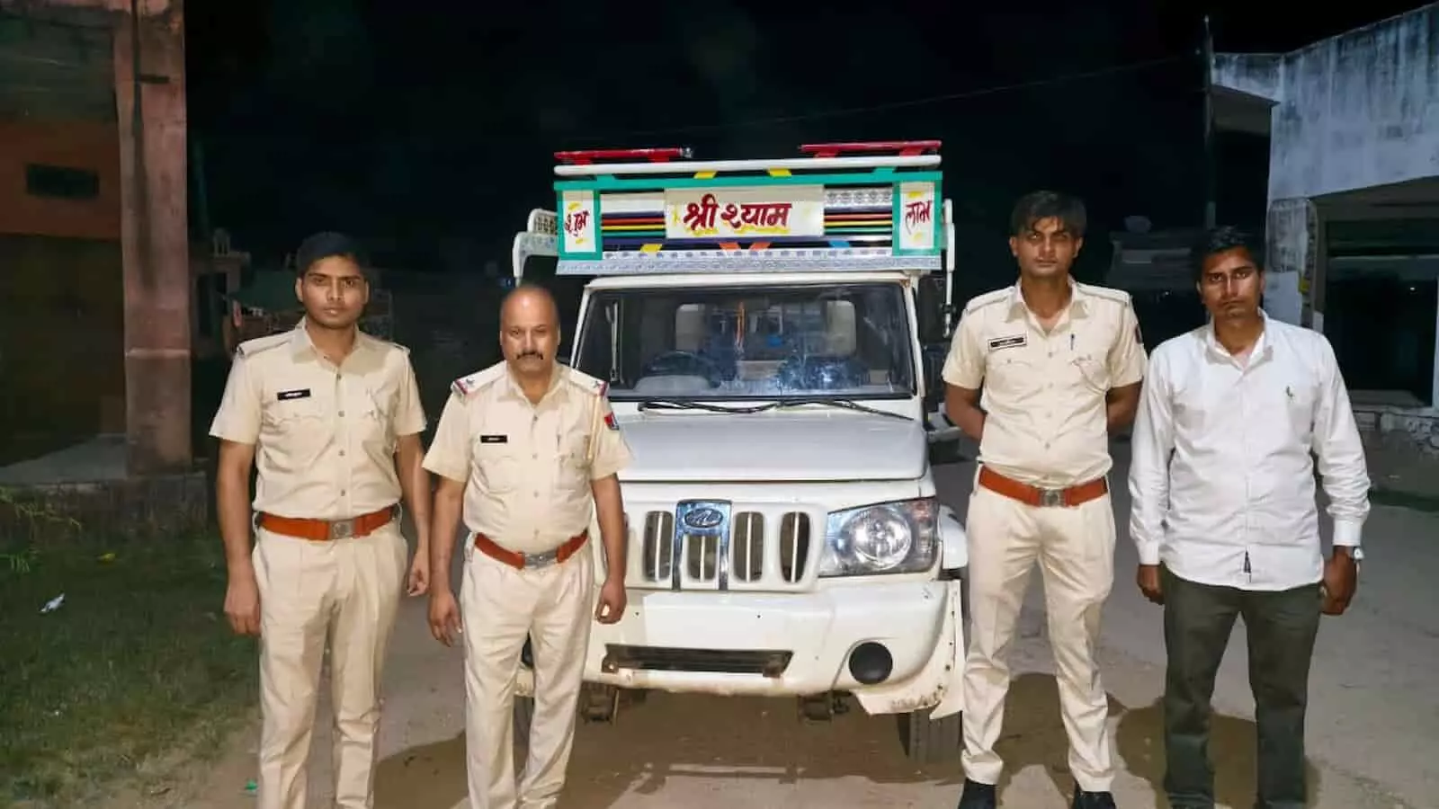 बड़ीसादड़ी थाने की पुलिस टीम ने 33 केवी विद्युत लाइन तार चोरी के मामले में वांछित अभियुक्त सांवरलाल मीणा को गिरफ्तार किया. बड़ीसादड़ी थाने की पुलिस टीम ने 33 केवी विद्युत लाइन तार चोरी के मामले में वांछित अभियुक्त सांवरलाल मीणा को गिरफ्तार किया.