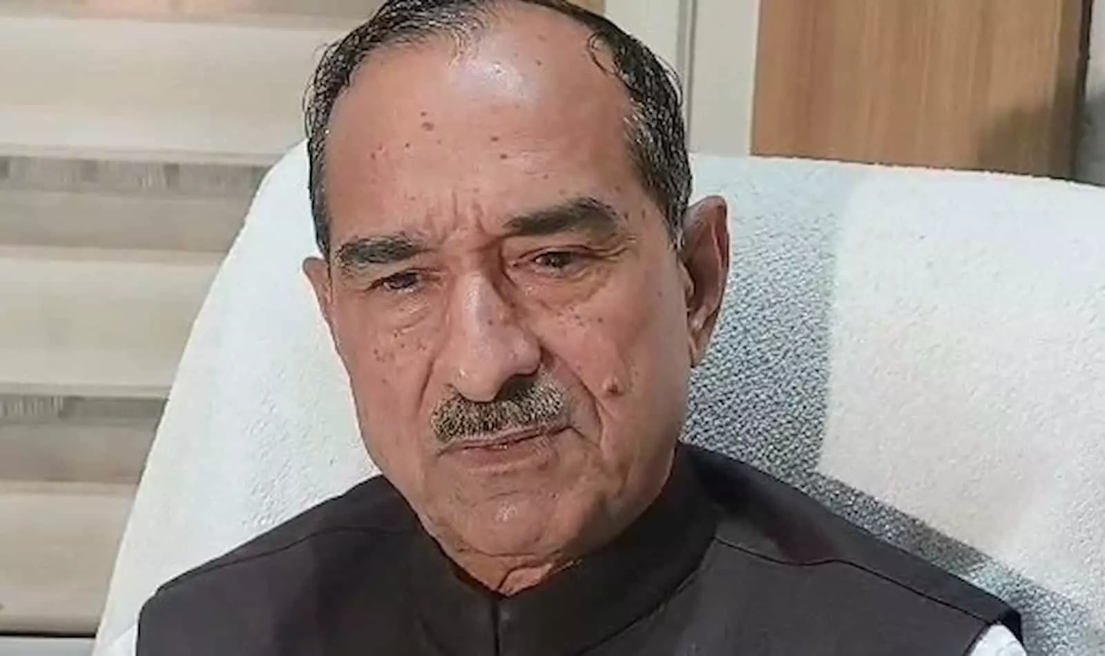तस्वीर में भाजपा प्रदेश अध्यक्ष मदन राठौड़ जयपुर में कुर्सी पर बैठे हुए दिखाई दे रहे हैं। तस्वीर में भाजपा प्रदेश अध्यक्ष मदन राठौड़ जयपुर में कुर्सी पर बैठे हुए दिखाई दे रहे हैं।