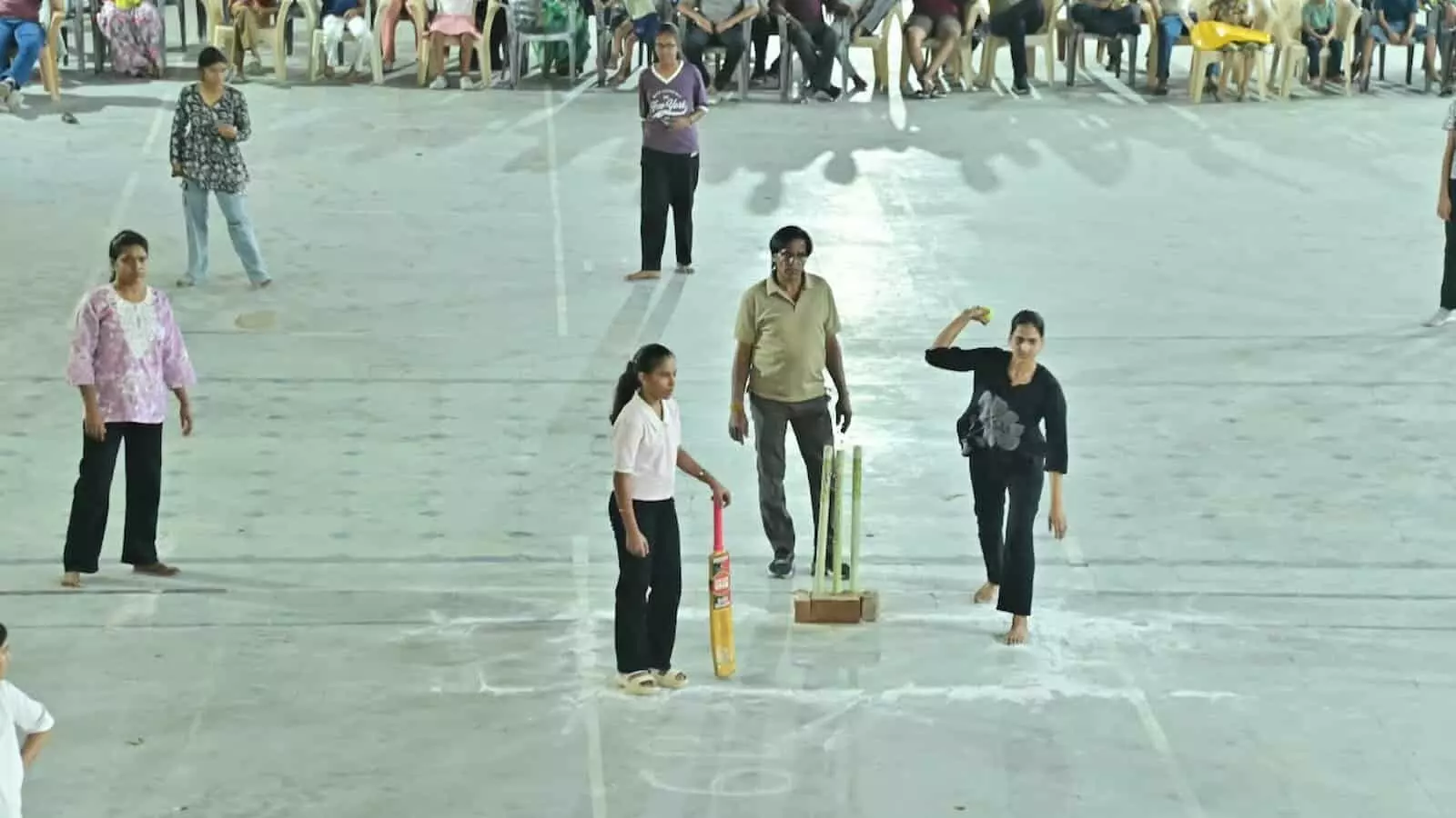 टोंक की अग्रवाल धर्मशाला में आयोजित अग्रसेन जयंती क्रिकेट प्रतियोगिता में विजेता बनीं टीमें। टोंक की अग्रवाल धर्मशाला में आयोजित अग्रसेन जयंती क्रिकेट प्रतियोगिता में विजेता बनीं टीमें।