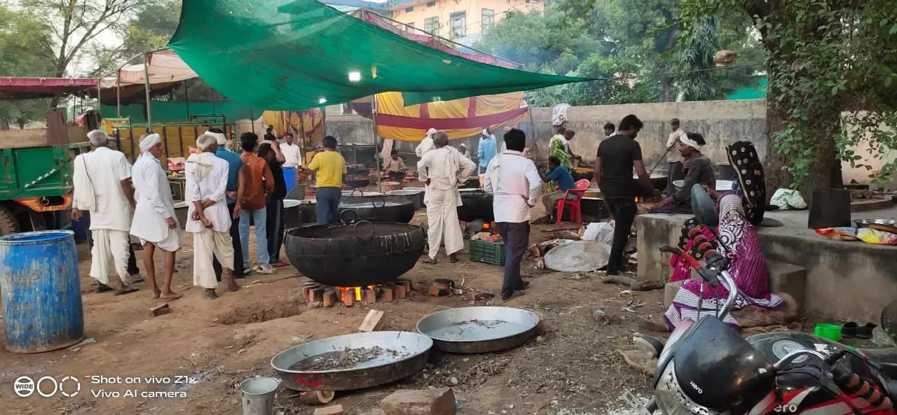 तस्वीर में खेड़ी-खेड़ान स्थित श्री न्याला बाबा धाम पर मेले में जुटे श्रद्धालु दिखाई दे रहे हैं। तस्वीर में खेड़ी-खेड़ान स्थित श्री न्याला बाबा धाम पर मेले में जुटे श्रद्धालु दिखाई दे रहे हैं।