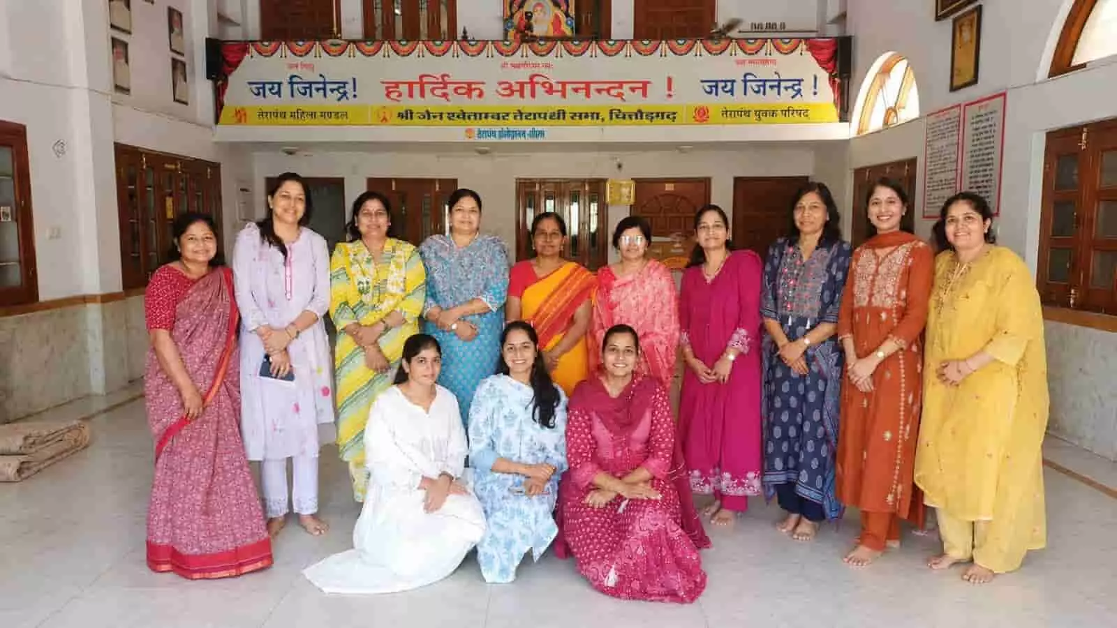 चित्तौड़गढ़ के तेरापंथ भवन में आयोजित बैठक के दौरान नव नियुक्त महिला मंडल की पदाधिकारी। चित्तौड़गढ़ के तेरापंथ भवन में आयोजित बैठक के दौरान नव नियुक्त महिला मंडल की पदाधिकारी।
