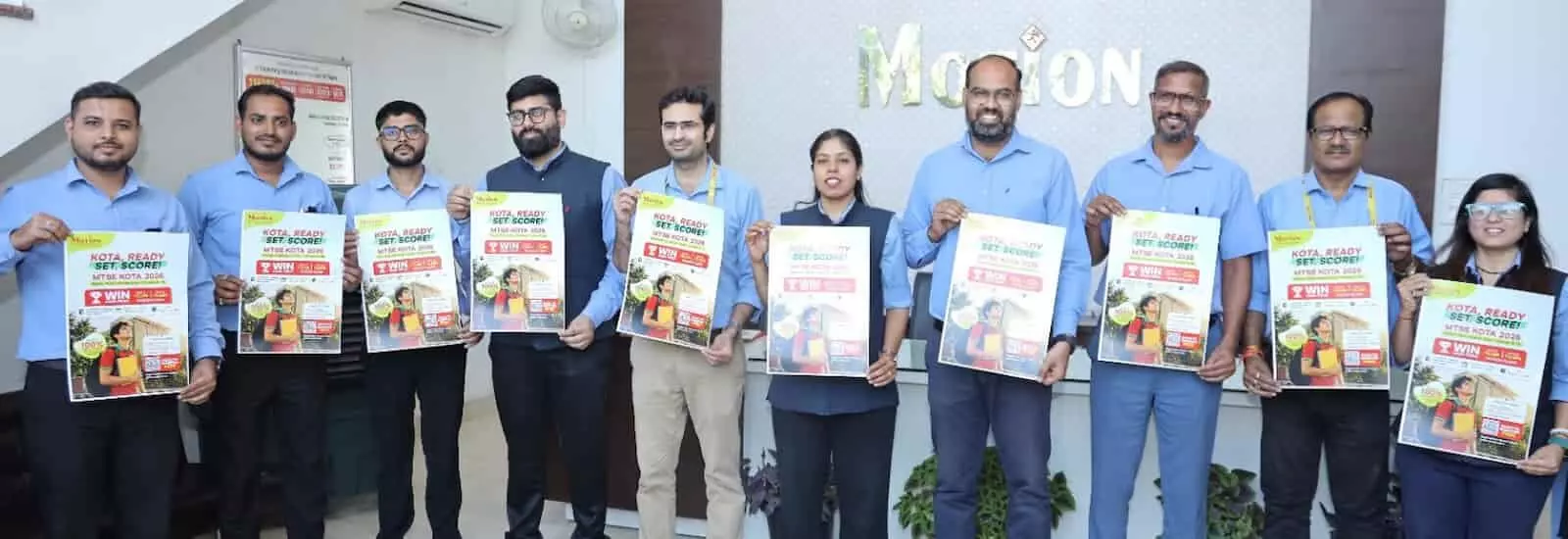 डॉ. स्वाति विजय और सीनियर फैकल्टी सदस्य पोस्टर का विमोचन करते हुए नजर आ रहे हैं। डॉ. स्वाति विजय और सीनियर फैकल्टी सदस्य पोस्टर का विमोचन करते हुए नजर आ रहे हैं।