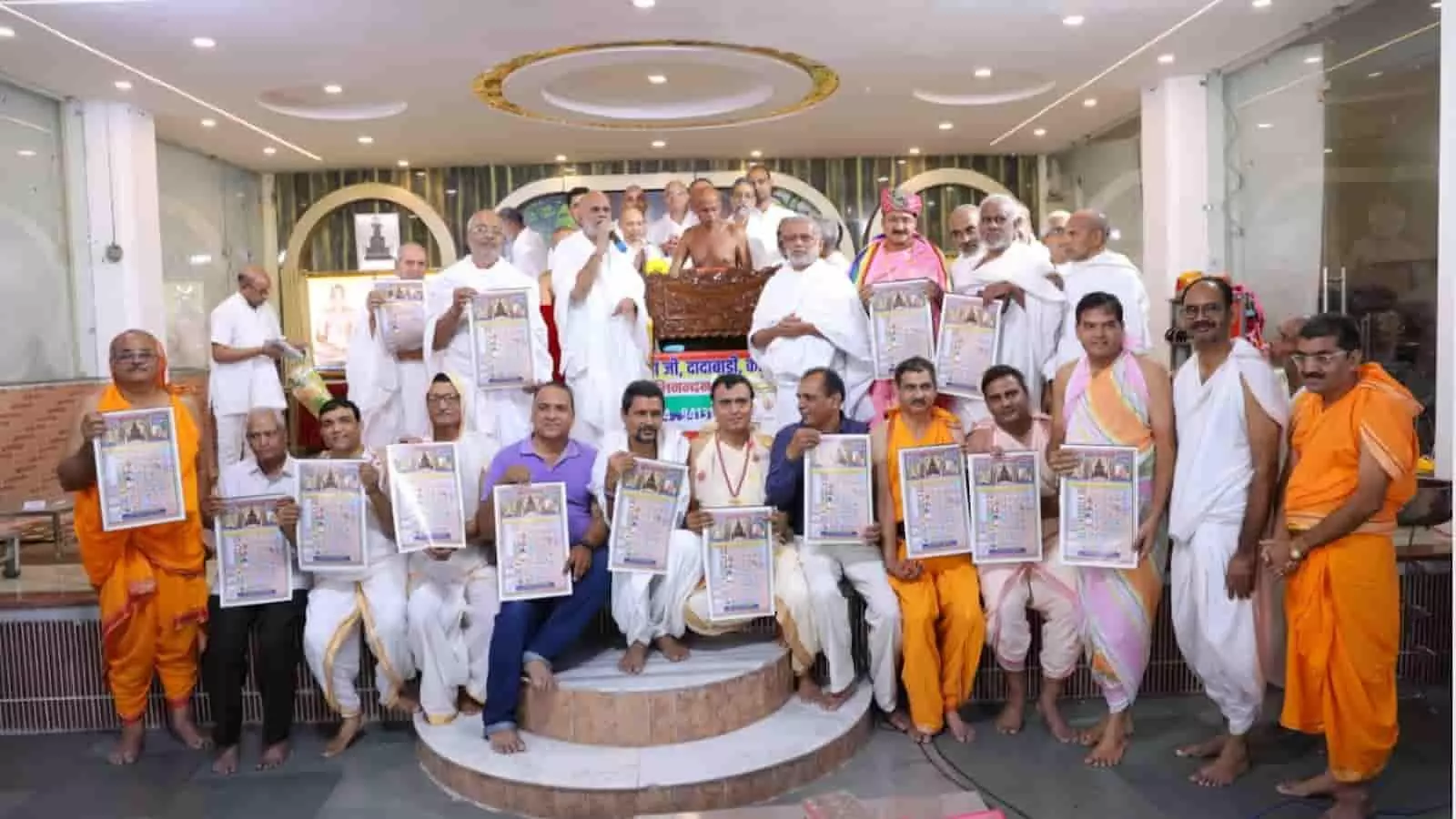 कोटा के पुण्योदय अतिशय क्षेत्र में आयोजित अंतर्राष्ट्रीय ब्रह्मचारी संगोष्ठी में उपस्थित संत एवं श्रद्धालु। कोटा के पुण्योदय अतिशय क्षेत्र में आयोजित अंतर्राष्ट्रीय ब्रह्मचारी संगोष्ठी में उपस्थित संत एवं श्रद्धालु।