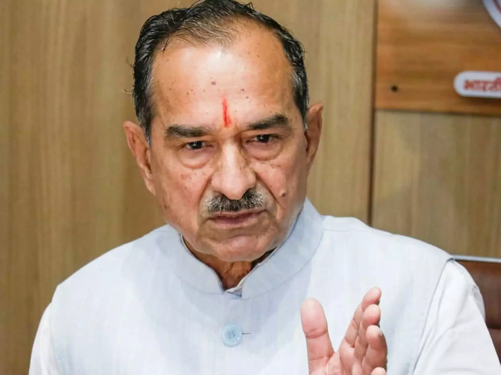 तस्वीर में भाजपा प्रदेश अध्यक्ष मदन राठौड़ जयपुर में मीडिया से बातचीत करते नजर आ रहे हैं। तस्वीर में भाजपा प्रदेश अध्यक्ष मदन राठौड़ जयपुर में मीडिया से बातचीत करते नजर आ रहे हैं।