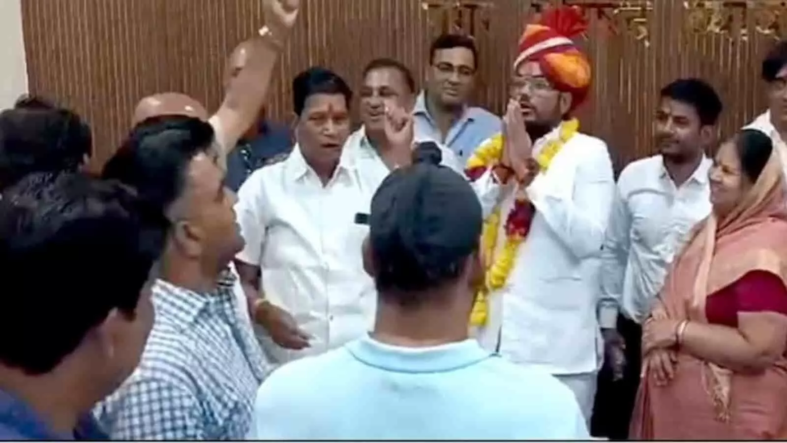 ब्यावर में उप सभापति दीक्षांत हरचंदानी के कक्ष का उद्घाटन। ब्यावर में उप सभापति दीक्षांत हरचंदानी के कक्ष का उद्घाटन।