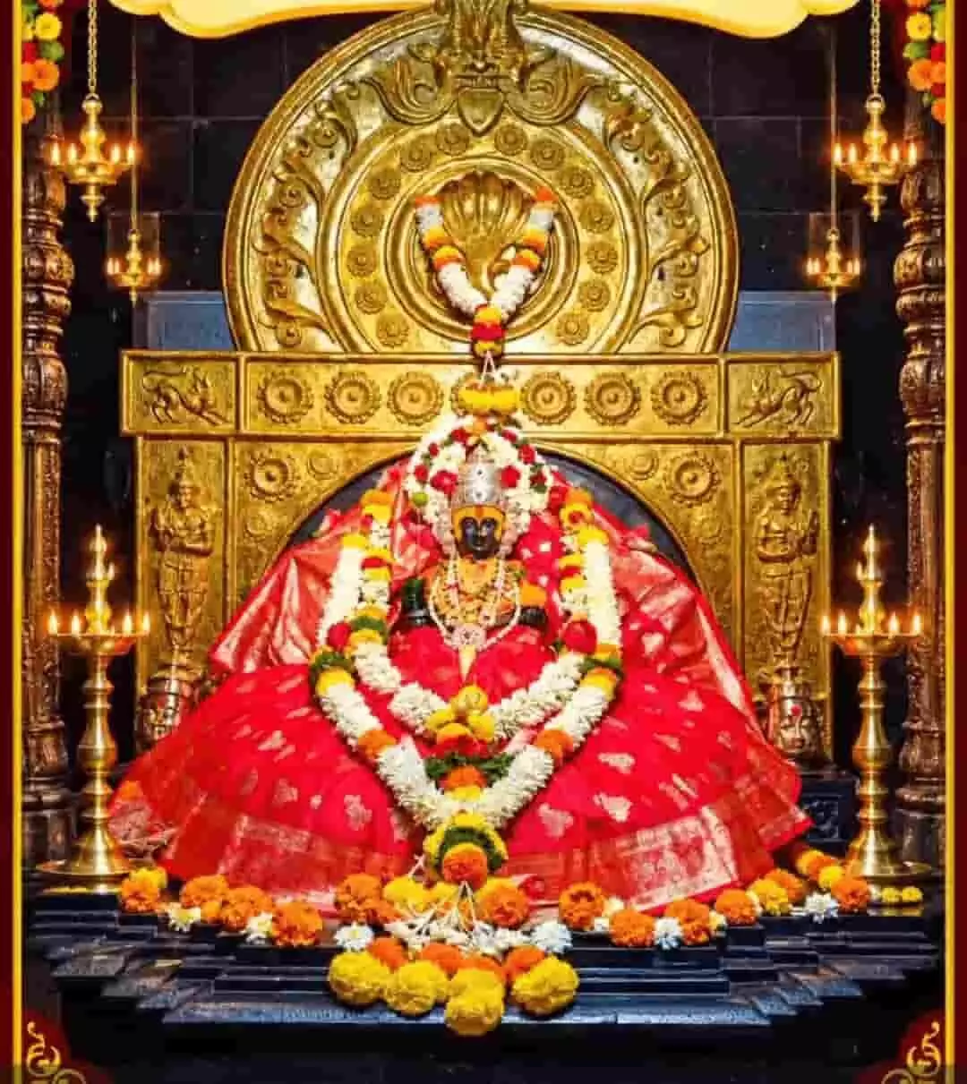तस्वीर में दिख रही अंबाबाई देवी की प्रतिमा को फूलों और आभूषणों से सुंदर ढंग से सजाया गया है। तस्वीर में दिख रही अंबाबाई देवी की प्रतिमा को फूलों और आभूषणों से सुंदर ढंग से सजाया गया है।