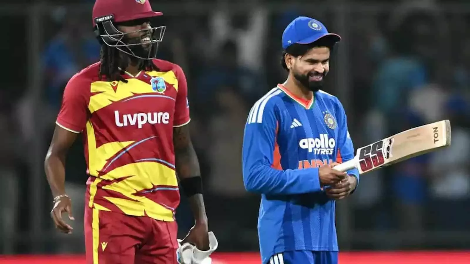 तस्वीर में वेस्टइंडीज के खिलाड़ी के साथ भारतीय कप्तान श्रेयस अय्यर हैदराबाद के स्टेडियम में नजर आ रहे हैं। तस्वीर में वेस्टइंडीज के खिलाड़ी के साथ भारतीय कप्तान श्रेयस अय्यर हैदराबाद के स्टेडियम में नजर आ रहे हैं।