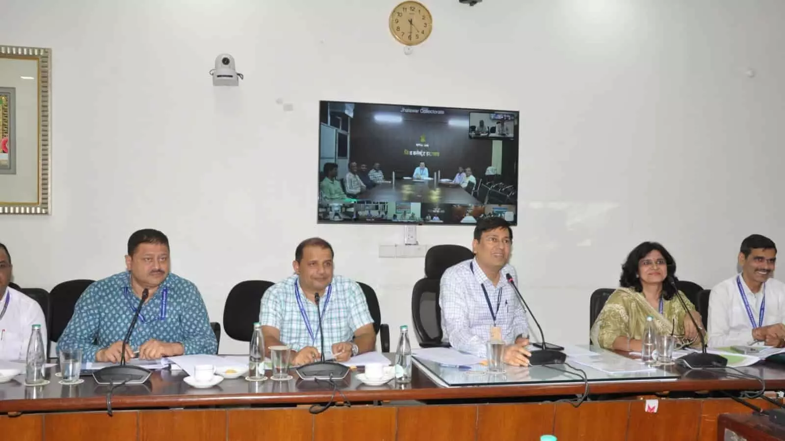 तस्वीर में शासन सचिव डॉ. समित शर्मा जयपुर में सहकारिता समीक्षा बैठक को संबोधित कर रहे हैं। तस्वीर में शासन सचिव डॉ. समित शर्मा जयपुर में सहकारिता समीक्षा बैठक को संबोधित कर रहे हैं।