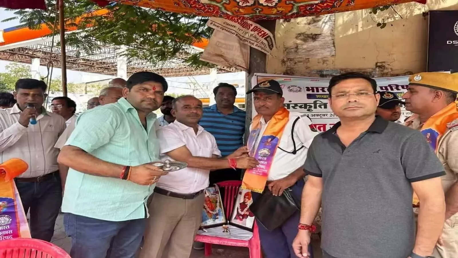 गंगापुर सिटी में भारत विकास परिषद के कार्यक्रम के दौरान मंच पर उपस्थित अतिथि और वक्ता। गंगापुर सिटी में भारत विकास परिषद के कार्यक्रम के दौरान मंच पर उपस्थित अतिथि और वक्ता।