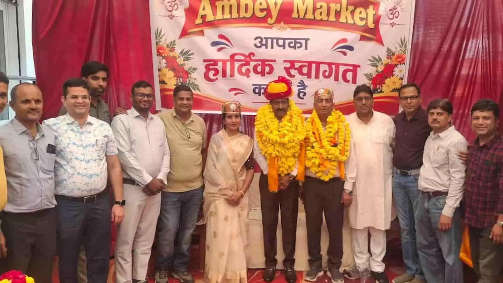 तस्वीर में चित्तौड़गढ़ के अम्बे मार्केट में नगर परिषद सभापति अनिल ईनाणी का अभिनंदन करते व्यापारी। तस्वीर में चित्तौड़गढ़ के अम्बे मार्केट में नगर परिषद सभापति अनिल ईनाणी का अभिनंदन करते व्यापारी।