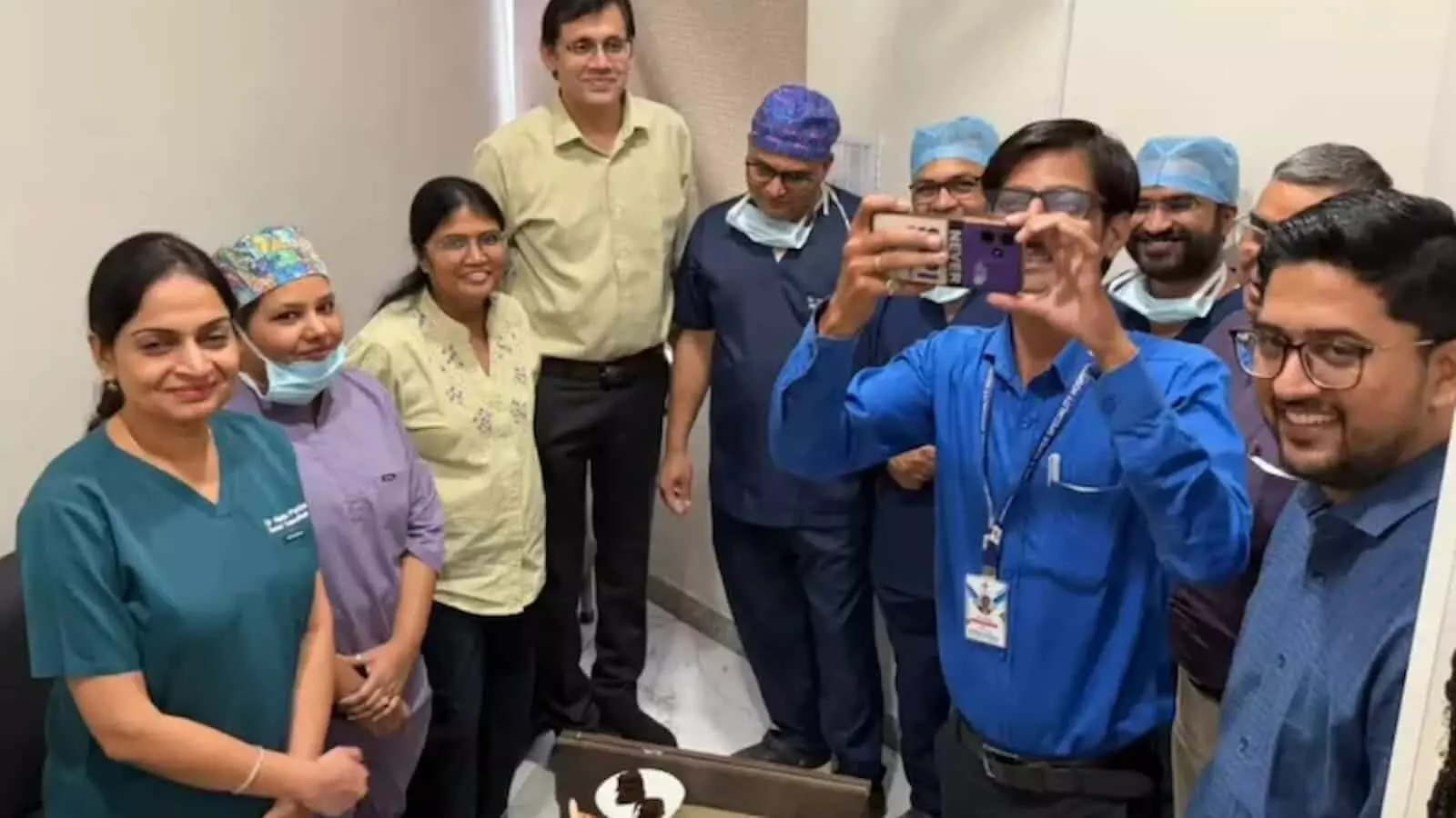 जयपुर अस्पताल में रीढ़ दिवस जागरूकता कार्यक्रम के दौरान उपस्थित न्यूरोसर्जन डॉ. योगेश गुप्ता और मेडिकल टीम। जयपुर अस्पताल में रीढ़ दिवस जागरूकता कार्यक्रम के दौरान उपस्थित न्यूरोसर्जन डॉ. योगेश गुप्ता और मेडिकल टीम।