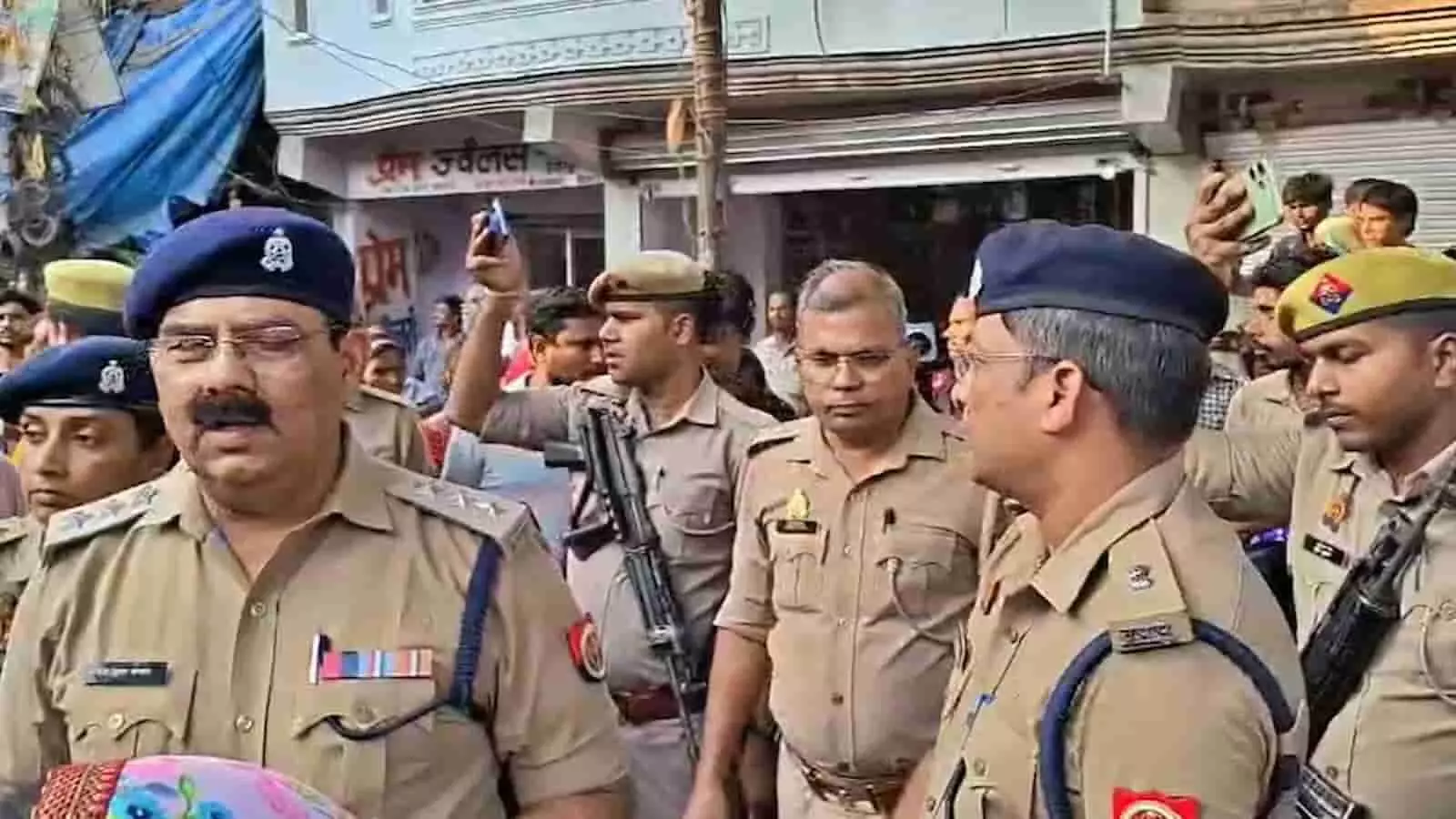 हमीरपुर में 72 घंटे में 3 हत्याएं, कानून-व्यवस्था पर सवाल हमीरपुर में 72 घंटे में 3 हत्याएं, कानून-व्यवस्था पर सवाल