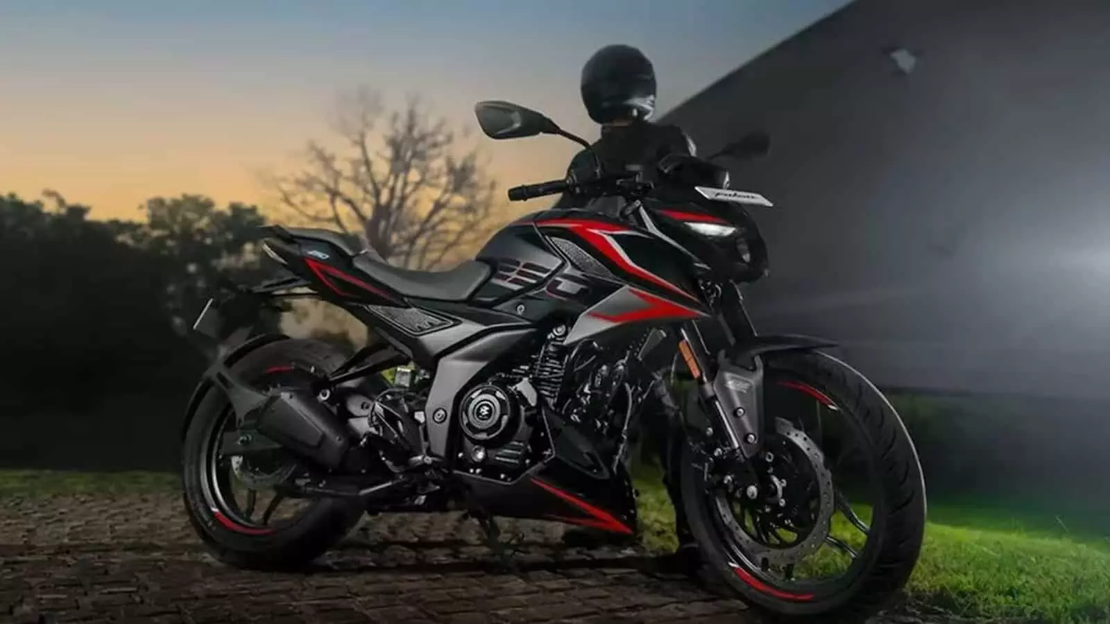 तस्वीर में बजाज Pulsar N250SS मोटरसाइकिल दिल्ली में नए फीचर्स के साथ दिख रही है। तस्वीर में बजाज Pulsar N250SS मोटरसाइकिल दिल्ली में नए फीचर्स के साथ दिख रही है।