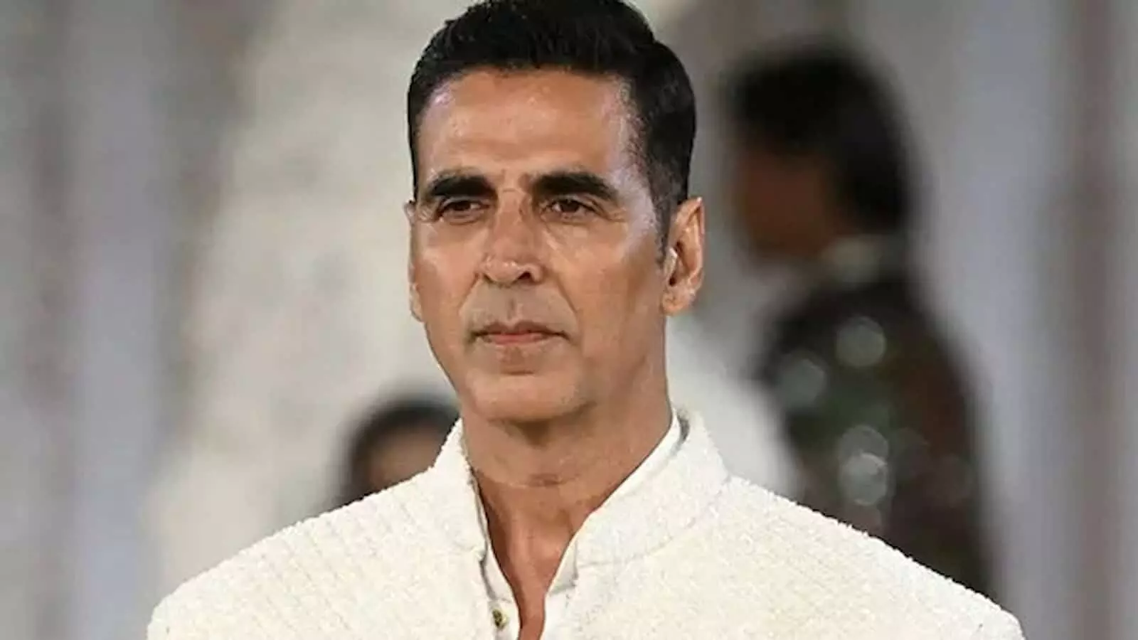 तस्वीर में नजर आ रहे अभिनेता अक्षय कुमार, जिनके मुंबई स्थित घर पर सुरक्षा बढ़ाई जा रही है। तस्वीर में नजर आ रहे अभिनेता अक्षय कुमार, जिनके मुंबई स्थित घर पर सुरक्षा बढ़ाई जा रही है।