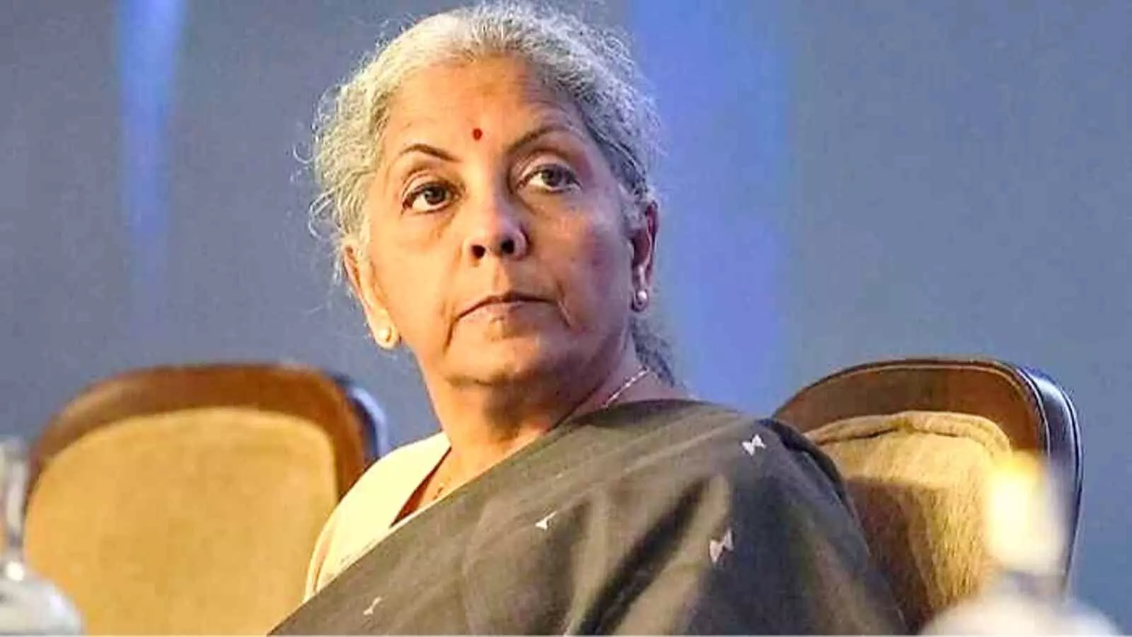 बैठक के दौरान बैठीं केंद्रीय वित्त मंत्री निर्मला सीतारमण दिल्ली में डेटा सुरक्षा के संदर्भ में। बैठक के दौरान बैठीं केंद्रीय वित्त मंत्री निर्मला सीतारमण दिल्ली में डेटा सुरक्षा के संदर्भ में।