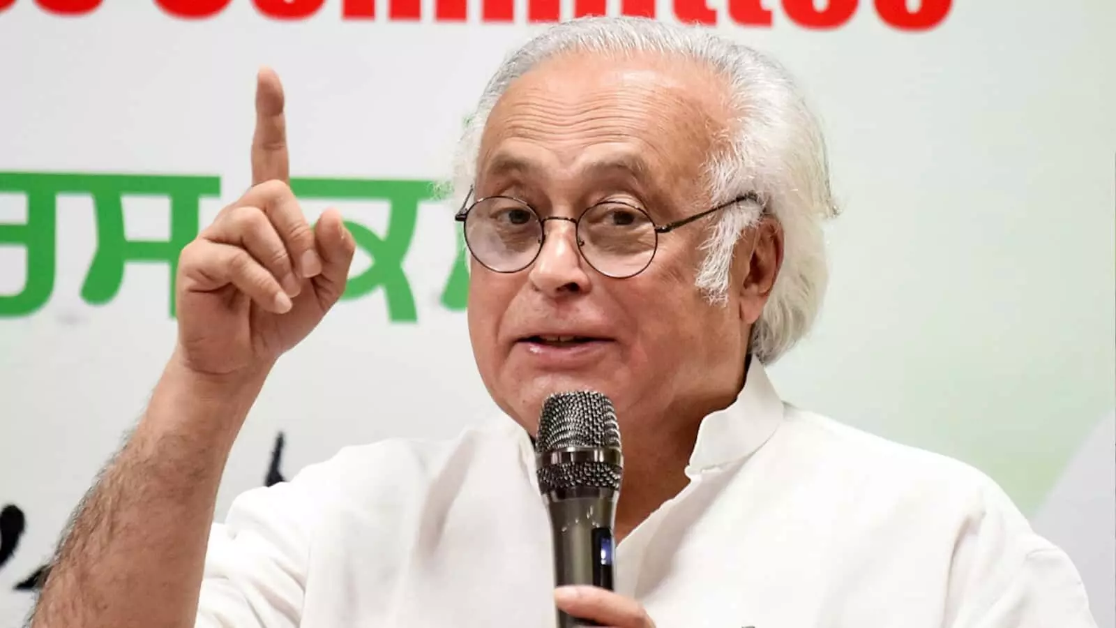 तस्वीर में कांग्रेस नेता जयराम रमेश अरुणाचल सीमा विवाद पर केंद्र सरकार की आलोचना कर रहे हैं। तस्वीर में कांग्रेस नेता जयराम रमेश अरुणाचल सीमा विवाद पर केंद्र सरकार की आलोचना कर रहे हैं।