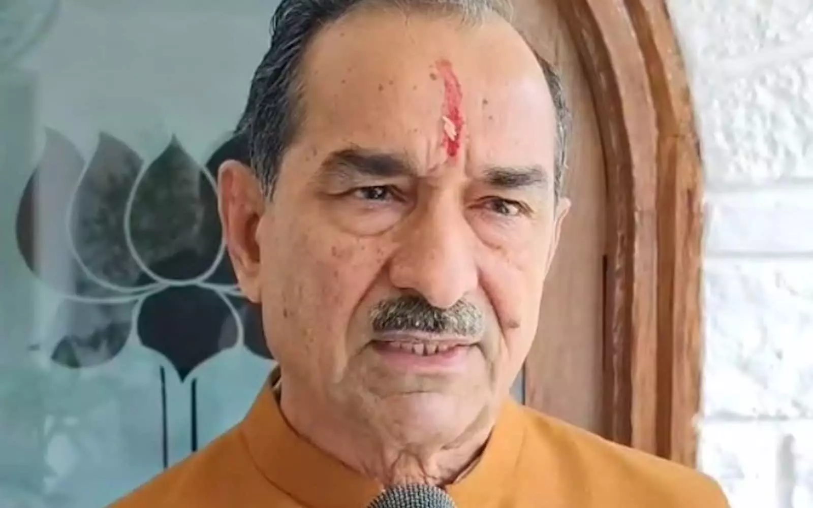 तस्वीर में भाजपा प्रदेश अध्यक्ष मदन राठौड़ जयपुर में कांग्रेस नेतृत्व से सवाल पूछते हुए। तस्वीर में भाजपा प्रदेश अध्यक्ष मदन राठौड़ जयपुर में कांग्रेस नेतृत्व से सवाल पूछते हुए।