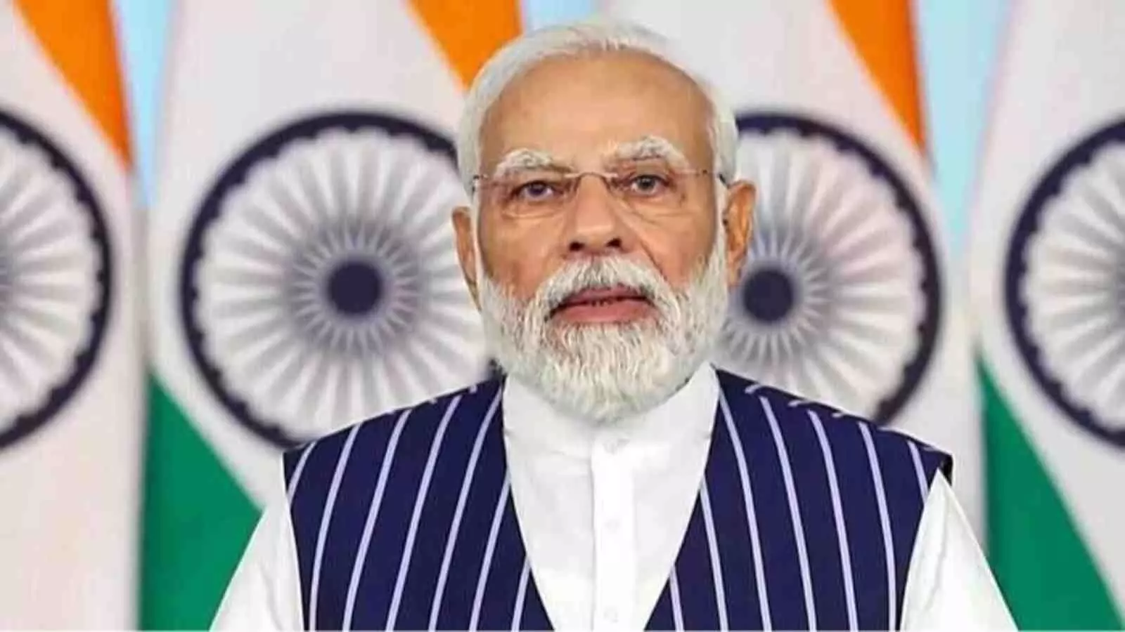 संबोधित करते हुए प्रधानमंत्री नरेंद्र मोदी मन की बात कार्यक्रम के दौरान नई दिल्ली में। संबोधित करते हुए प्रधानमंत्री नरेंद्र मोदी मन की बात कार्यक्रम के दौरान नई दिल्ली में।