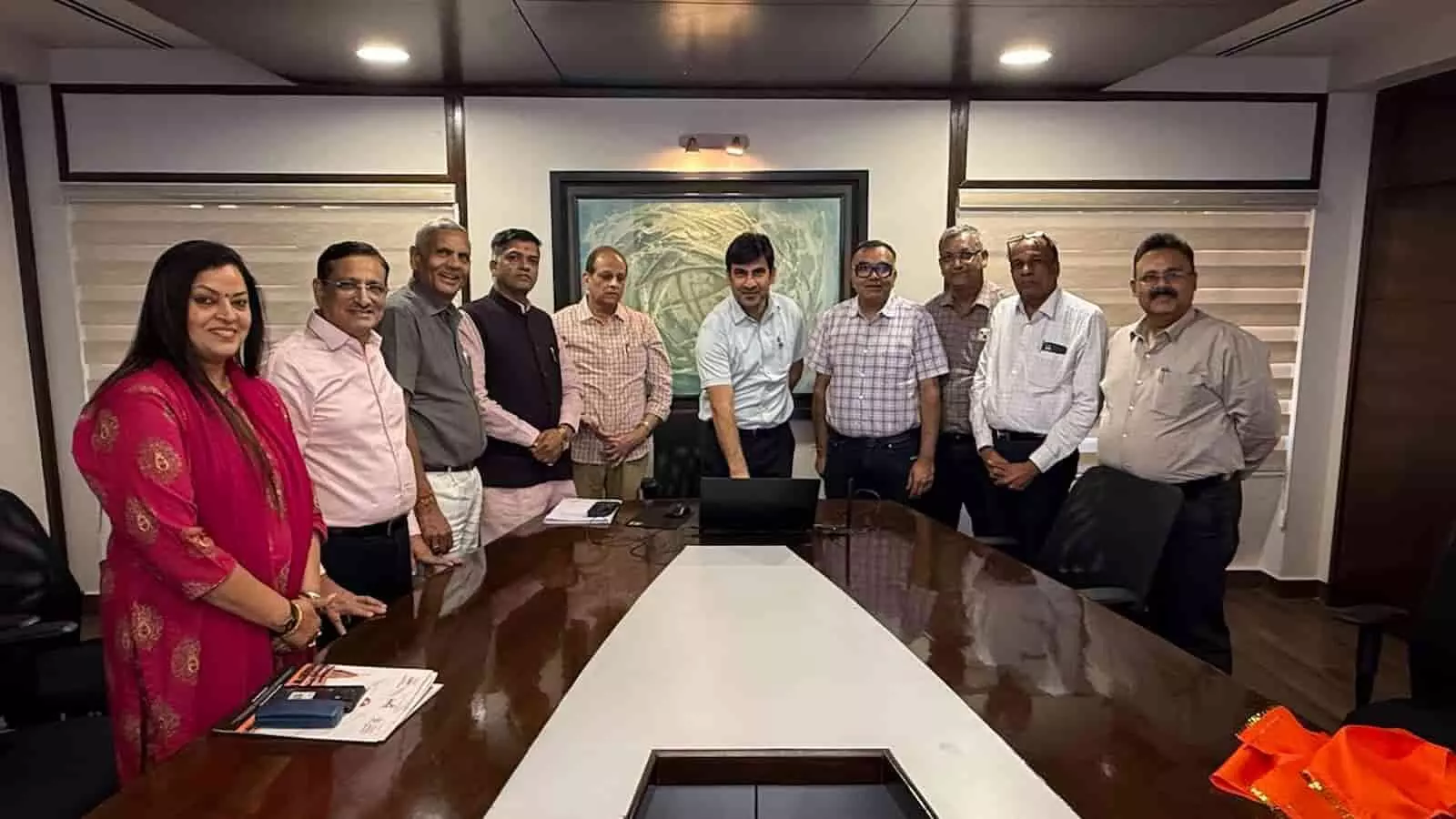 तस्वीर में जयपुर के उद्योग भवन में रीको एमडी सुरेश ओला अन्य अतिथियों के साथ जीएसटीएफ पोर्टल का लोकार्पण करते हुए। तस्वीर में जयपुर के उद्योग भवन में रीको एमडी सुरेश ओला अन्य अतिथियों के साथ जीएसटीएफ पोर्टल का लोकार्पण करते हुए।