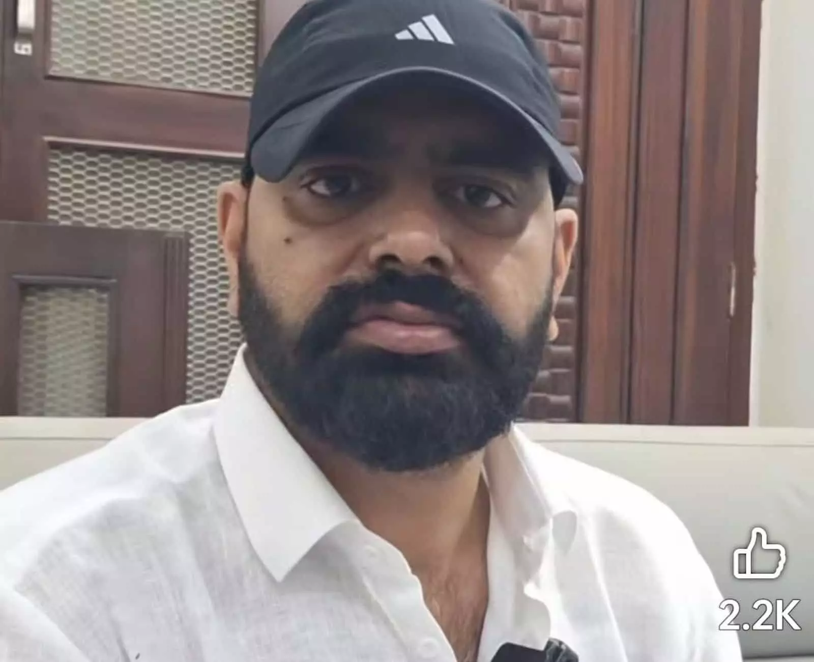 तस्वीर में लाखासर निवासी सुनील गोदारा दिख रहे हैं जिन्होंने खेल स्टेडियम के लिए 6 बीघा जमीन दान की है। तस्वीर में लाखासर निवासी सुनील गोदारा दिख रहे हैं जिन्होंने खेल स्टेडियम के लिए 6 बीघा जमीन दान की है।
