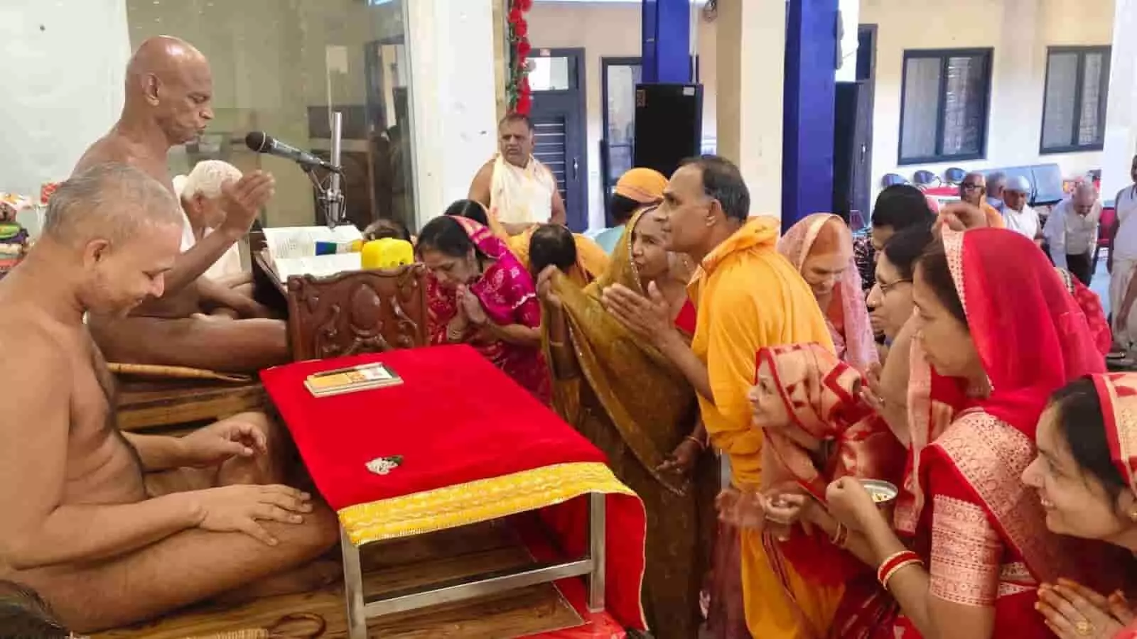 तस्वीर में मुनिश्री योगसागर जी महाराज कोटा के श्री पुण्योदय अतिशय क्षेत्र में प्रवचन देते दिख रहे हैं। तस्वीर में मुनिश्री योगसागर जी महाराज कोटा के श्री पुण्योदय अतिशय क्षेत्र में प्रवचन देते दिख रहे हैं।