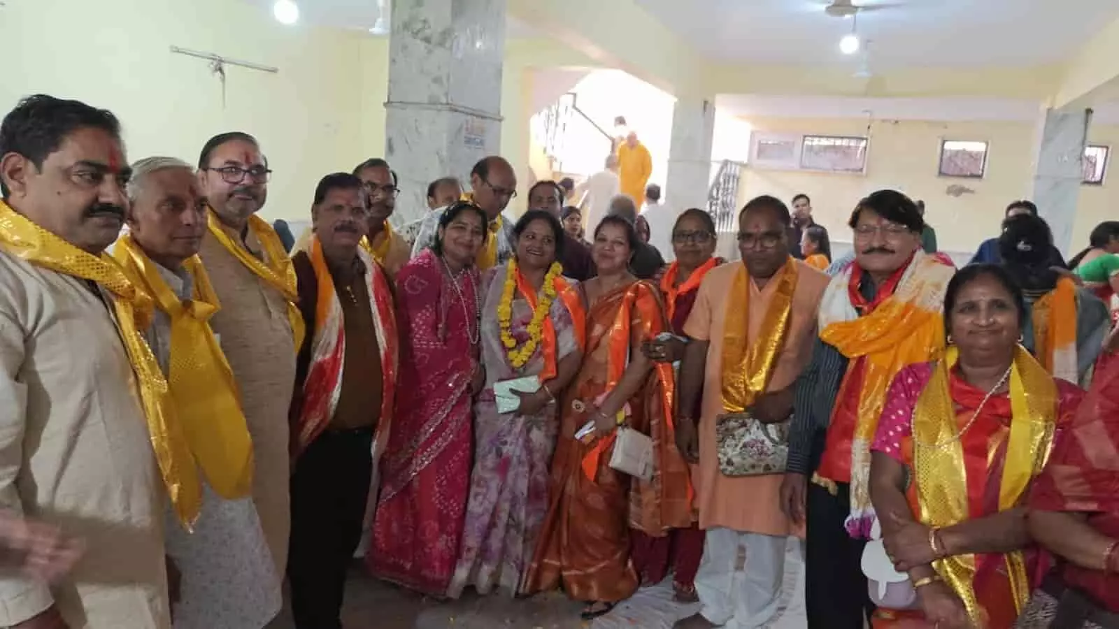 तस्वीर में ब्रज चौरासी कोस वाहन यात्रा के समापन अवसर पर गोवर्धन में एकत्र हुए श्रद्धालु दिख रहे हैं। तस्वीर में ब्रज चौरासी कोस वाहन यात्रा के समापन अवसर पर गोवर्धन में एकत्र हुए श्रद्धालु दिख रहे हैं।